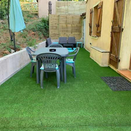 Logement Mabouya Appartamento Brignoles Esterno foto